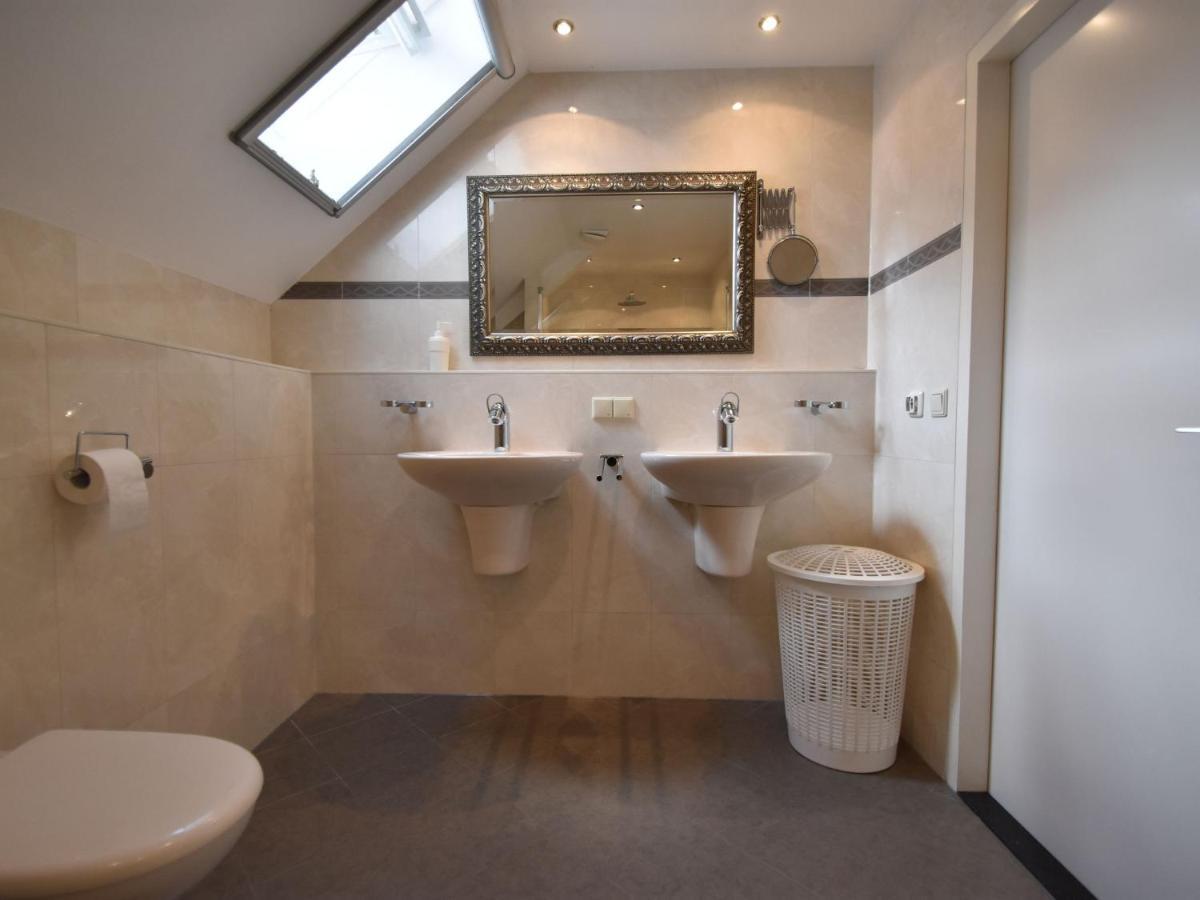 Holiday Home In Zeeland With Wide Views Bruinisse Bagian luar foto