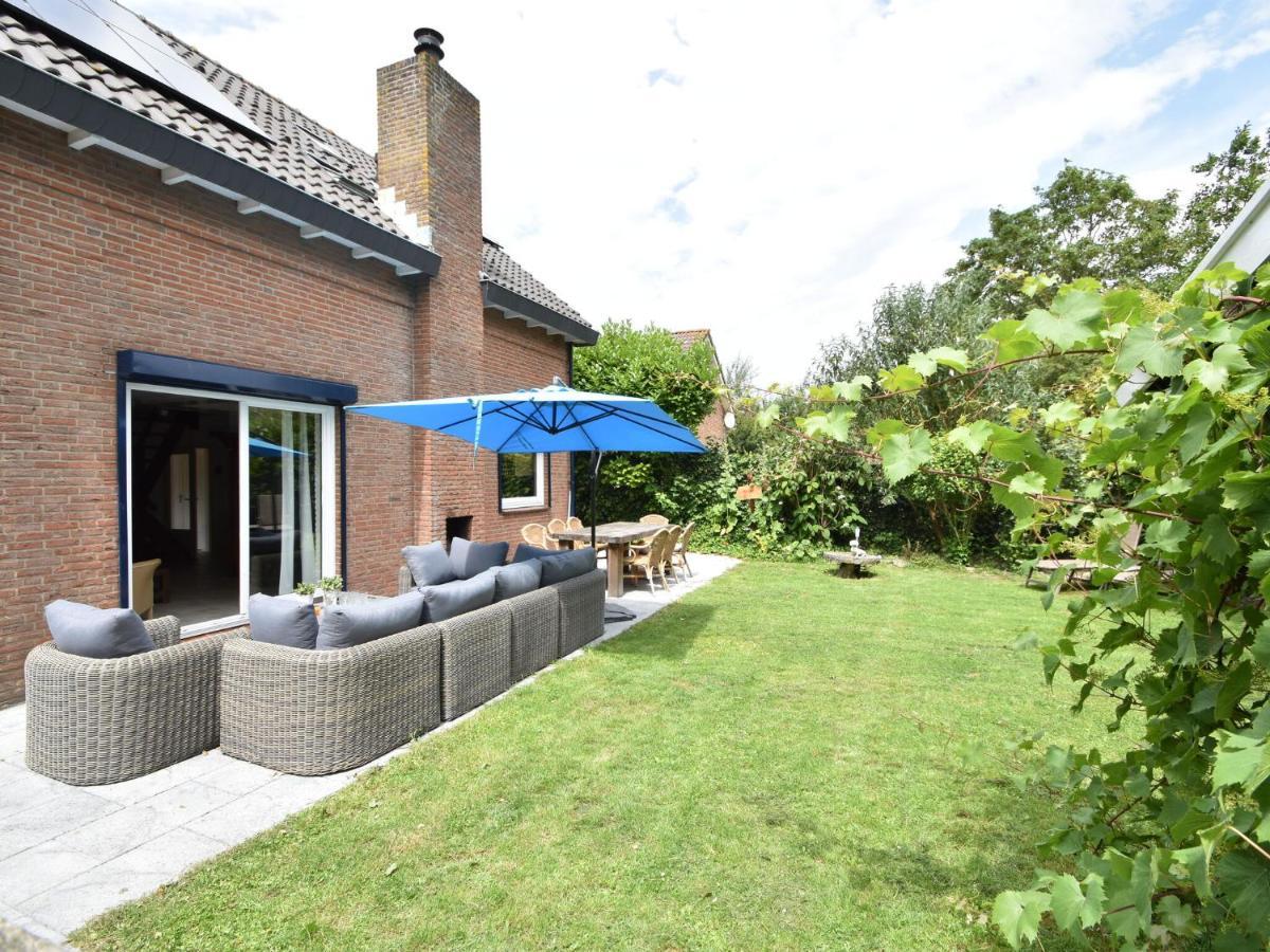 Holiday Home In Zeeland With Wide Views Bruinisse Bagian luar foto