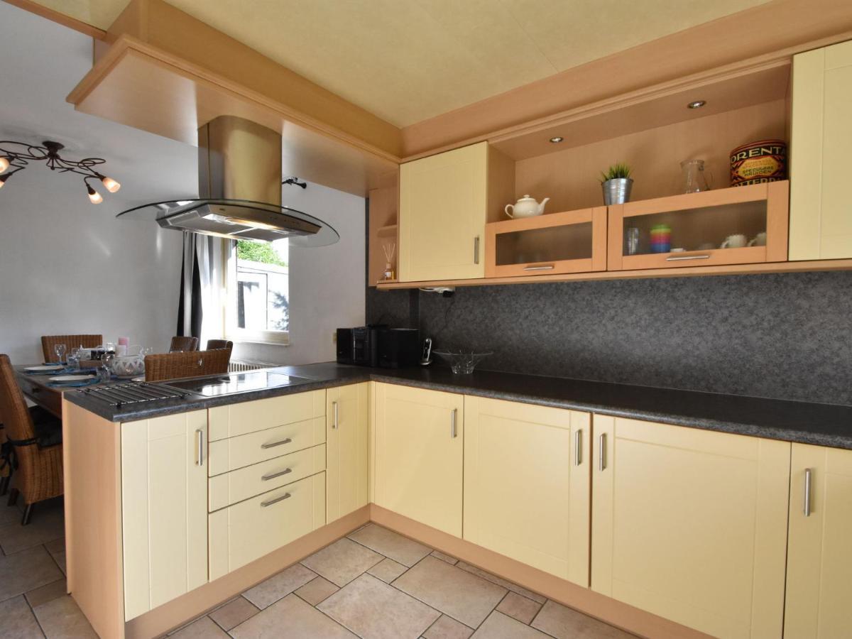 Holiday Home In Zeeland With Wide Views Bruinisse Bagian luar foto
